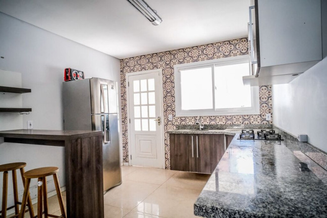Imagem Casa com 2 Quartos à Venda, 100 m² em Jardim Itu - Porto Alegre Imagem Casa com 2 Quartos à Venda, 100 m² em Jardim Itu - Porto Alegre