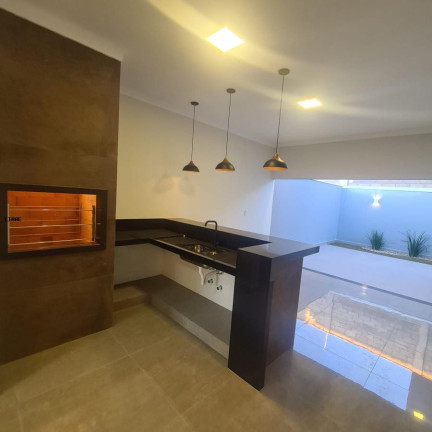 Imagem Casa com 3 Quartos à Venda, 170 m² em Lívia Iii - Botucatu Imagem Casa com 3 Quartos à Venda, 170 m² em Lívia Iii - Botucatu
