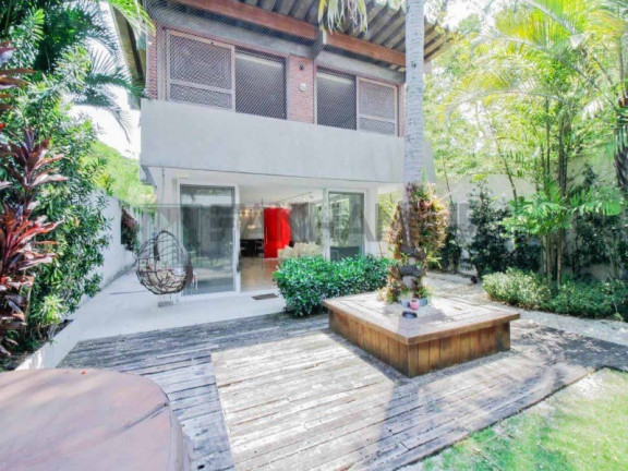 Imagem Casa com 3 Quartos à Venda, 334 m² em Jardim Europa - São Paulo