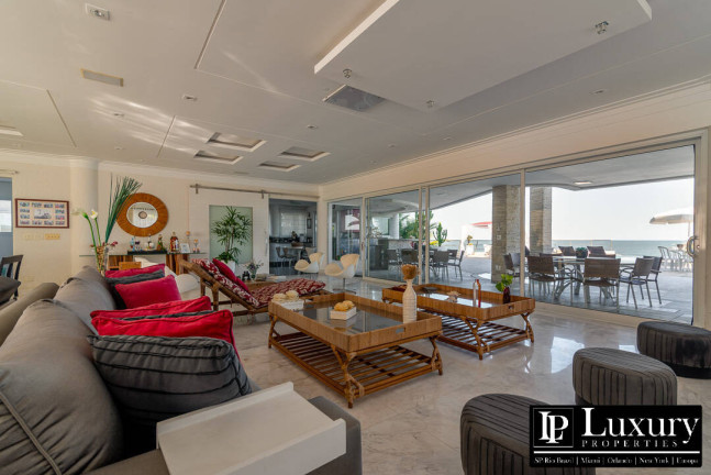 Imagem Casa com 10 Quartos à Venda, em Balneário Praia Do Pernambuco - Guarujá Imagem Casa com 10 Quartos à Venda, em Balneário Praia Do Pernambuco - Guarujá