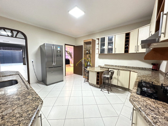 Imagem Casa com 4 Quartos à Venda, 259 m² em Iririú - Joinville Imagem Casa com 4 Quartos à Venda, 259 m² em Iririú - Joinville