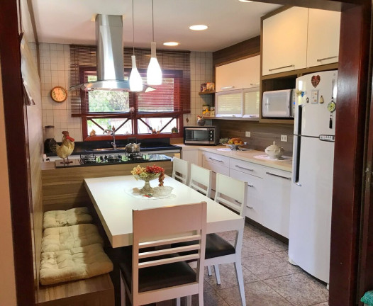 Imagem Casa com 3 Quartos à Venda, 558 m² em Igara - Canoas Imagem Casa com 3 Quartos à Venda, 558 m² em Igara - Canoas
