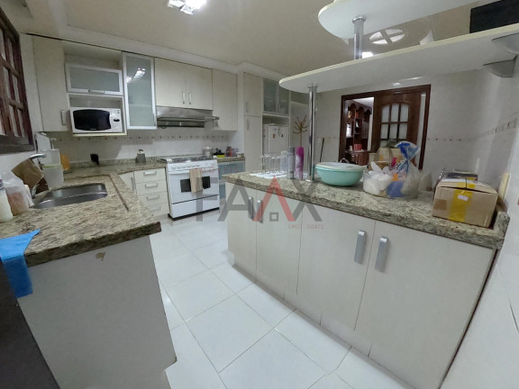 Imagem Casa com 5 Quartos à Venda, 362 m² em Centro - Guarapuava Imagem Casa com 5 Quartos à Venda, 362 m² em Centro - Guarapuava