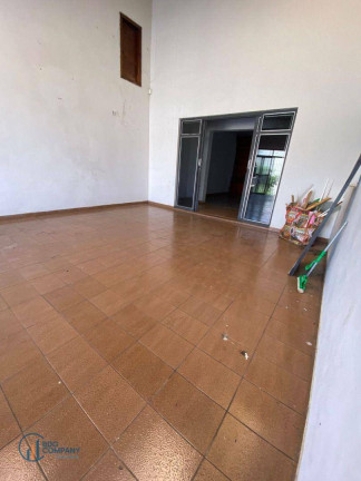 Imagem Apartamento com 4 Quartos para Alugar, 305 m² em Centro - Irati Imagem Apartamento com 4 Quartos para Alugar, 305 m² em Centro - Irati