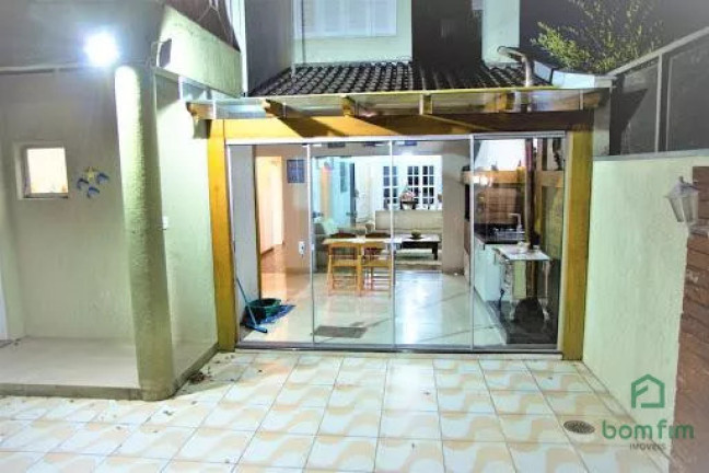 Imagem Casa com 4 Quartos à Venda, 298 m² em Espírito Santo - Porto Alegre Imagem Casa com 4 Quartos à Venda, 298 m² em Espírito Santo - Porto Alegre
