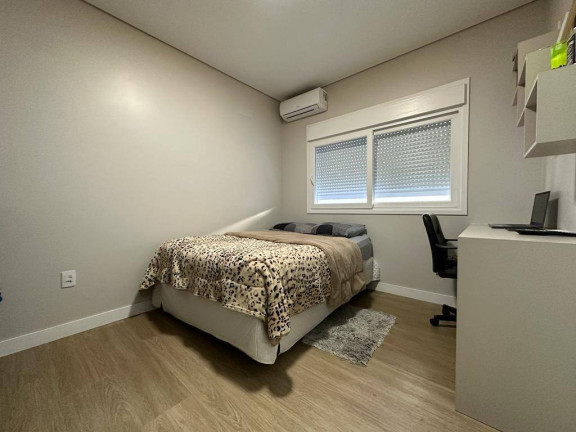 Imagem Casa com 3 Quartos à Venda, 200 m² em Centro - Balneário Barra Do Sul Imagem Casa com 3 Quartos à Venda, 200 m² em Centro - Balneário Barra Do Sul