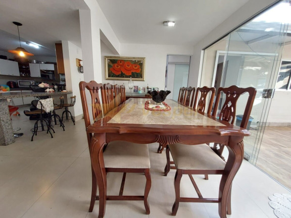 Imagem Sobrado com 4 Quartos à Venda, 348 m² em Setor Bueno - Goiânia