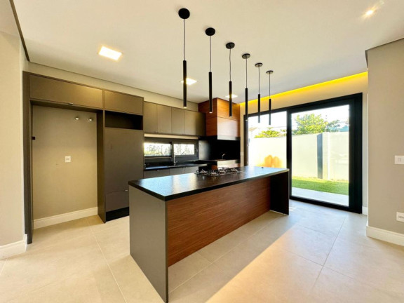 Imagem Casa com 4 Quartos à Venda, em -- - Capao Da Canoa Imagem Casa com 4 Quartos à Venda, em -- - Capao Da Canoa