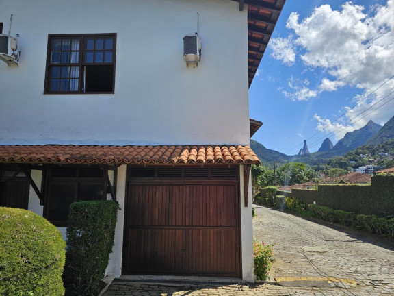 Imagem Casa com 6 Quartos à Venda, 212 m² em Alto - Teresópolis