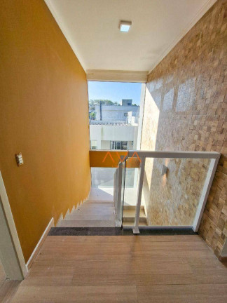 Imagem Casa com 3 Quartos à Venda, 204 m² em Rio Vermelho - Florianópolis Imagem Casa com 3 Quartos à Venda, 204 m² em Rio Vermelho - Florianópolis