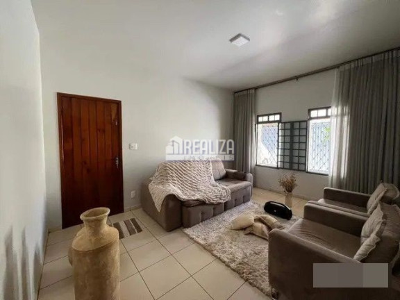 Imagem Casa com 4 Quartos à Venda, 360 m² em Olinda - Uberaba Imagem Casa com 4 Quartos à Venda, 360 m² em Olinda - Uberaba