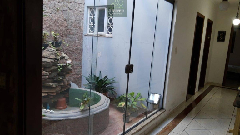 Imagem Casa com 3 Quartos à Venda, 250 m²