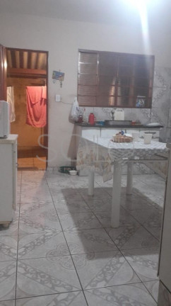 Imagem Casa com 2 Quartos à Venda, 70 m² em Jardim Paulista - Araraquara Imagem Casa com 2 Quartos à Venda, 70 m² em Jardim Paulista - Araraquara