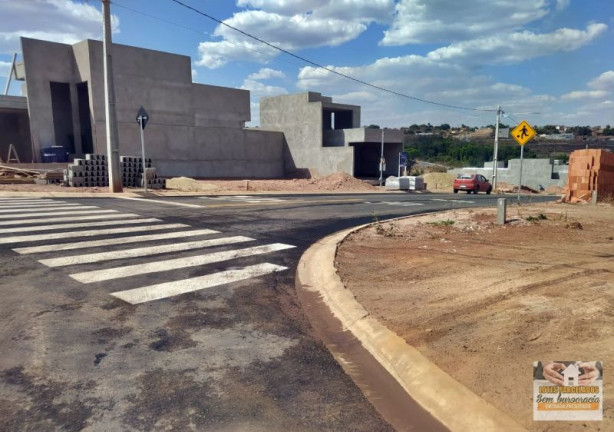 Imagem Terreno à Venda, 250 m² em Residencial Vale Da Serra - Caldas Novas Imagem Terreno à Venda, 250 m² em Residencial Vale Da Serra - Caldas Novas