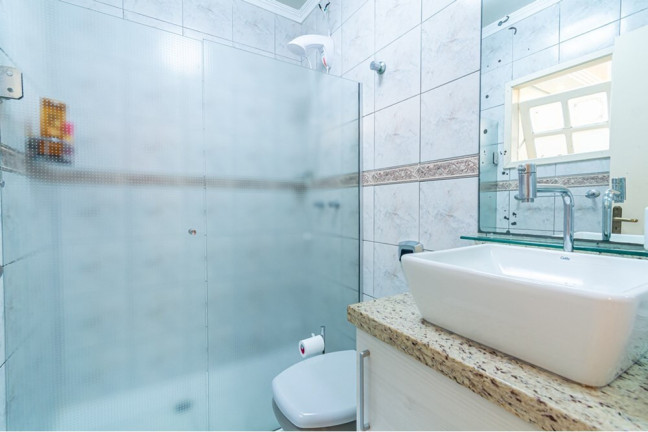 Imagem Casa com 3 Quartos à Venda, 228 m² em Niterói - Canoas Imagem Casa com 3 Quartos à Venda, 228 m² em Niterói - Canoas