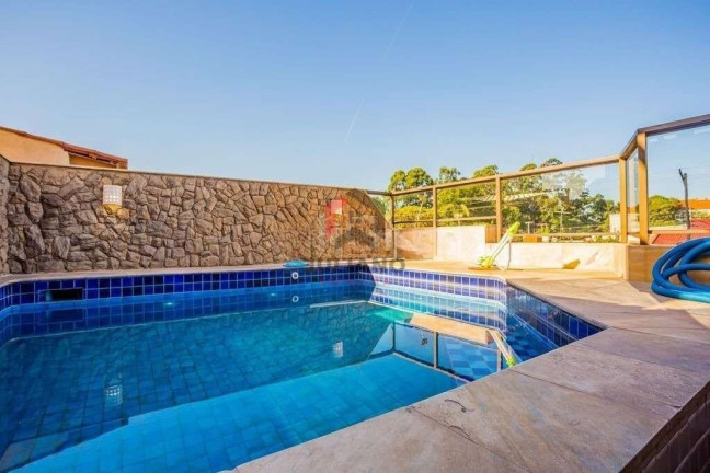 Imagem Casa com 4 Quartos à Venda, 376 m² em Jardim Itu - Porto Alegre Imagem Casa com 4 Quartos à Venda, 376 m² em Jardim Itu - Porto Alegre