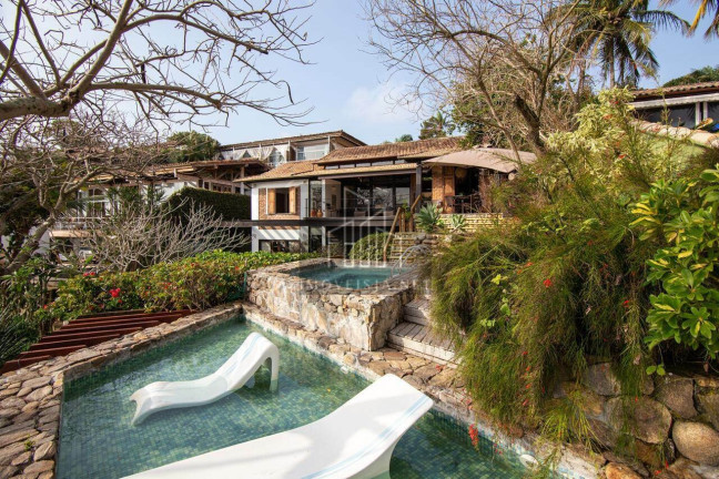 Imagem Casa com 9 Quartos à Venda, 434 m² em Ferradura - Armação Dos Búzios Imagem Casa com 9 Quartos à Venda, 434 m² em Ferradura - Armação Dos Búzios