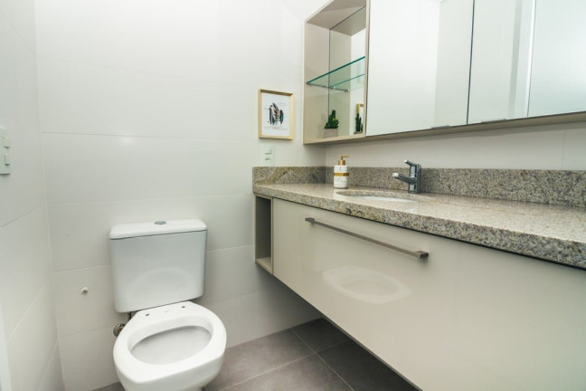 Imagem Apartamento com 2 Quartos à Venda, 68 m² em Santana - Porto Alegre