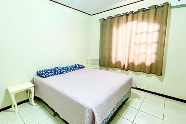 Imagem Casa com 4 Quartos à Venda, 130 m² em José Amândio - Bombinhas Imagem Casa com 4 Quartos à Venda, 130 m² em José Amândio - Bombinhas
