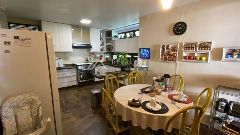 Imagem Casa com 4 Quartos à Venda, 450 m² em Papicu - Fortaleza Imagem Casa com 4 Quartos à Venda, 450 m² em Papicu - Fortaleza