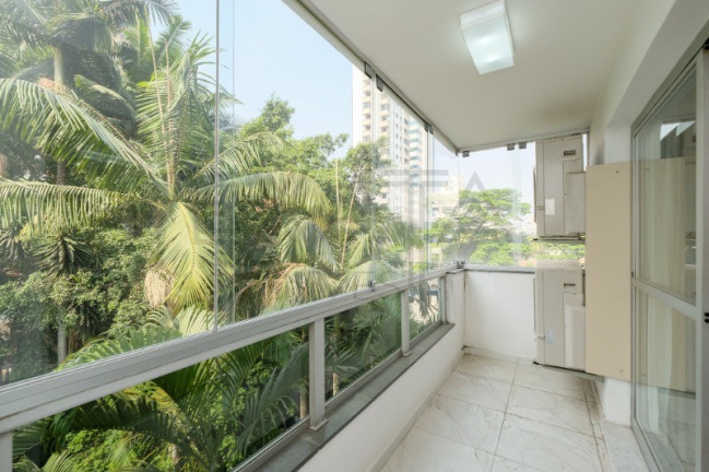 Imagem Imóvel com 3 Quartos à Venda, 215 m² em Campo Belo - São Paulo Imagem Imóvel com 3 Quartos à Venda, 215 m² em Campo Belo - São Paulo