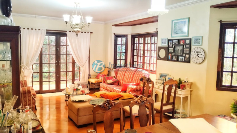 Imagem Casa com 4 Quartos à Venda, 350 m² em Taboão - Curitiba Imagem Casa com 4 Quartos à Venda, 350 m² em Taboão - Curitiba