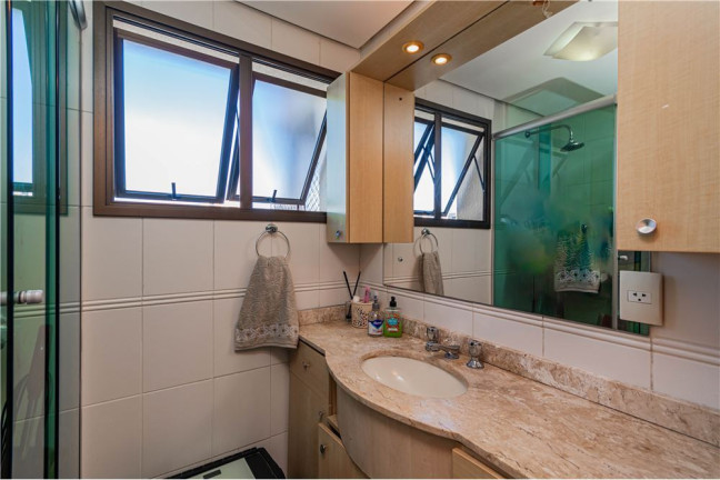 Imagem Apartamento com 2 Quartos à Venda, 73 m² em Menino Deus - Porto Alegre Imagem Apartamento com 2 Quartos à Venda, 73 m² em Menino Deus - Porto Alegre