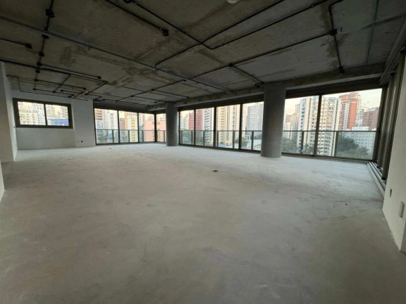 Apartamento com 4 Quartos à Venda, 358 m²