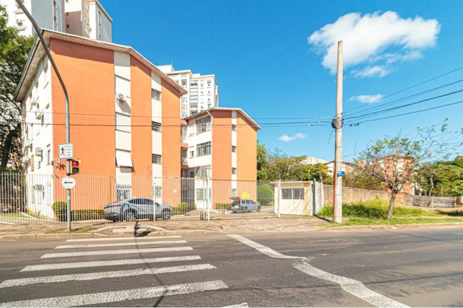 Imagem Imóvel com 3 Quartos à Venda, 64 m² em Higienópolis - Porto Alegre Imagem Imóvel com 3 Quartos à Venda, 64 m² em Higienópolis - Porto Alegre