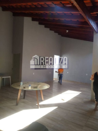 Imagem Casa com 3 Quartos à Venda, 200 m² em Cidade Nova - Uberaba Imagem Casa com 3 Quartos à Venda, 200 m² em Cidade Nova - Uberaba