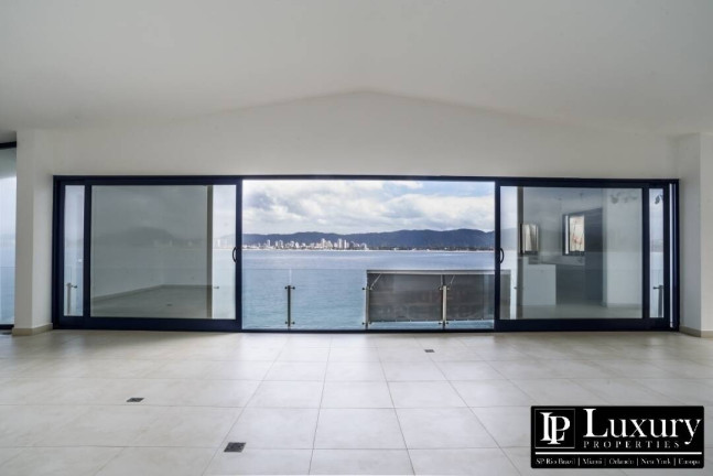 Imagem Casa de Condomínio com 3 Quartos à Venda, 181 m² em Parque Enseada - Guarujá Imagem Casa de Condomínio com 3 Quartos à Venda, 181 m² em Parque Enseada - Guarujá