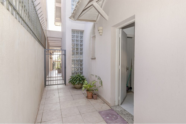 Imagem Casa com 3 Quartos à Venda, 304 m² em Espírito Santo - Porto Alegre Imagem Casa com 3 Quartos à Venda, 304 m² em Espírito Santo - Porto Alegre