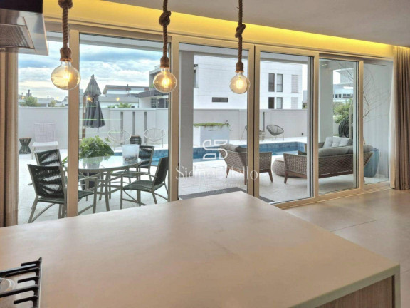 Imagem Casa com 5 Quartos à Venda, 611 m² em Centro - Camboriú Imagem Casa com 5 Quartos à Venda, 611 m² em Centro - Camboriú