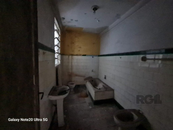 Imagem Imóvel com 3 Quartos à Venda, em São João - Porto Alegre Imagem Imóvel com 3 Quartos à Venda, em São João - Porto Alegre