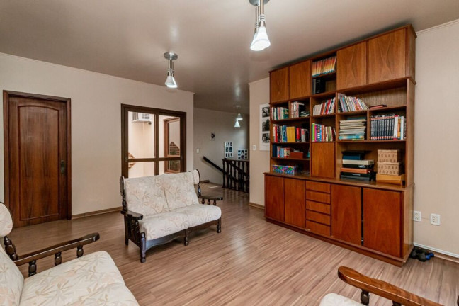 Imagem Casa com 3 Quartos à Venda, 270 m² em Partenon - Porto Alegre Imagem Casa com 3 Quartos à Venda, 270 m² em Partenon - Porto Alegre