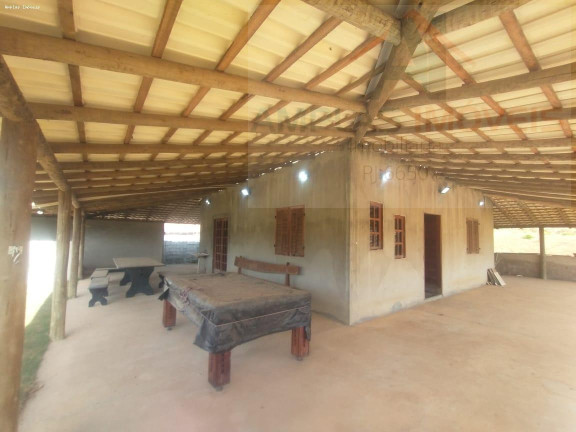 Chácara à Venda, 140 m² em Azurita - Mateus Leme