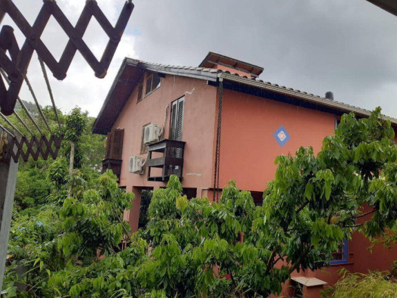 Imagem Casa com 4 Quartos à Venda, em Lagoa Da Conceição - Florianópolis Imagem Casa com 4 Quartos à Venda, em Lagoa Da Conceição - Florianópolis