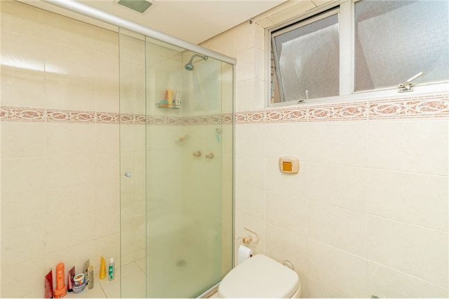 Imagem Imóvel com 3 Quartos à Venda, em Moinhos De Vento - Porto Alegre Imagem Imóvel com 3 Quartos à Venda, em Moinhos De Vento - Porto Alegre
