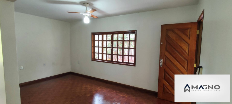 Imagem Casa com 3 Quartos à Venda, 131 m² em Coqueiral - Cascavel