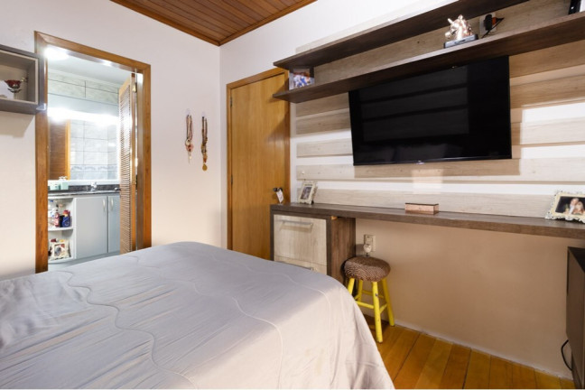 Imagem Casa com 3 Quartos à Venda, 190 m² em Rubem Berta - Porto Alegre Imagem Casa com 3 Quartos à Venda, 190 m² em Rubem Berta - Porto Alegre