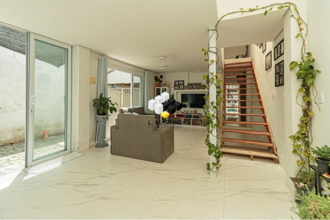 Imagem Casa com 3 Quartos à Venda, 177 m² em Menino Deus - Porto Alegre Imagem Casa com 3 Quartos à Venda, 177 m² em Menino Deus - Porto Alegre