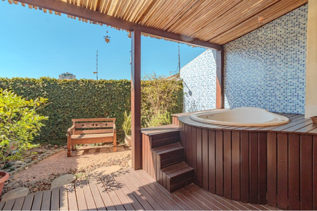 Imagem Casa com 3 Quartos à Venda, 160 m² em Chácara Das Pedras - Porto Alegre Imagem Casa com 3 Quartos à Venda, 160 m² em Chácara Das Pedras - Porto Alegre
