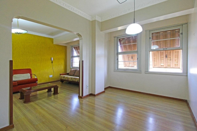 Imagem Apartamento com 3 Quartos à Venda, 80 m² em Independência - Porto Alegre Imagem Apartamento com 3 Quartos à Venda, 80 m² em Independência - Porto Alegre