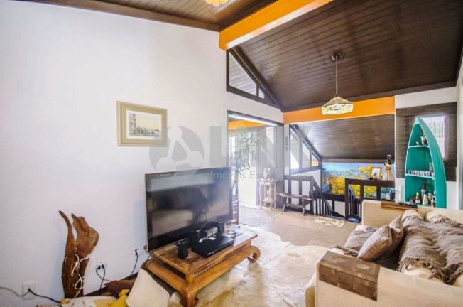 Imagem Imóvel com 3 Quartos à Venda, 207 m² em Menino Deus - Porto Alegre