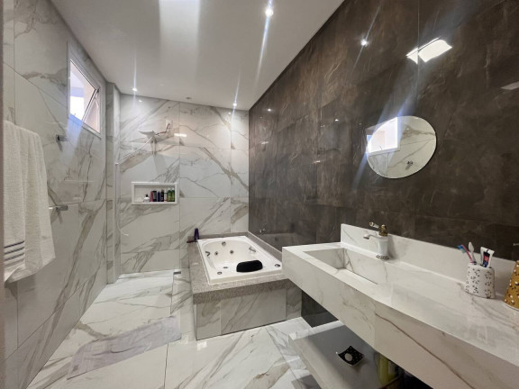 Imagem Sobrado com 3 Quartos à Venda, 237 m² em Cascavel