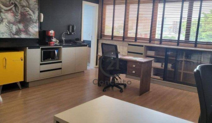 Sala Comercial à Venda, 39 m² em Coqueiros - Florianópolis