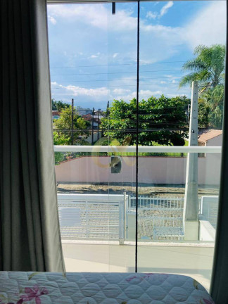 Imagem Casa com 3 Quartos à Venda, 141 m² em Floresta - Joinville