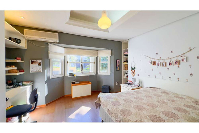Imagem Casa com 4 Quartos à Venda, 394 m² em Vila Assunção - Porto Alegre Imagem Casa com 4 Quartos à Venda, 394 m² em Vila Assunção - Porto Alegre