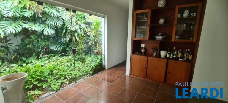 Imagem Casa com 3 Quartos à Venda, 400 m² em Vila Bastos - Santo André Imagem Casa com 3 Quartos à Venda, 400 m² em Vila Bastos - Santo André
