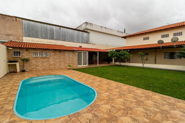 Imagem Casa com 5 Quartos à Venda, 475 m² em Setor Habitacional Arniqueira (águas Claras) - Brasília Imagem Casa com 5 Quartos à Venda, 475 m² em Setor Habitacional Arniqueira (águas Claras) - Brasília